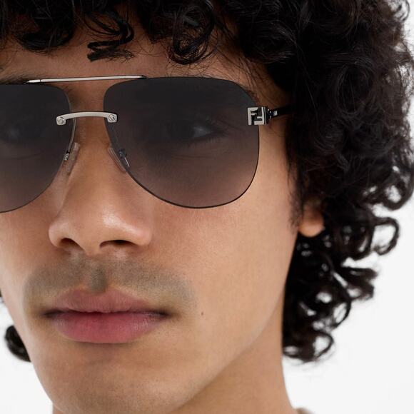 New, FENDI Sunglasses FE40115U 14C Authentic - Picture 1 of 12